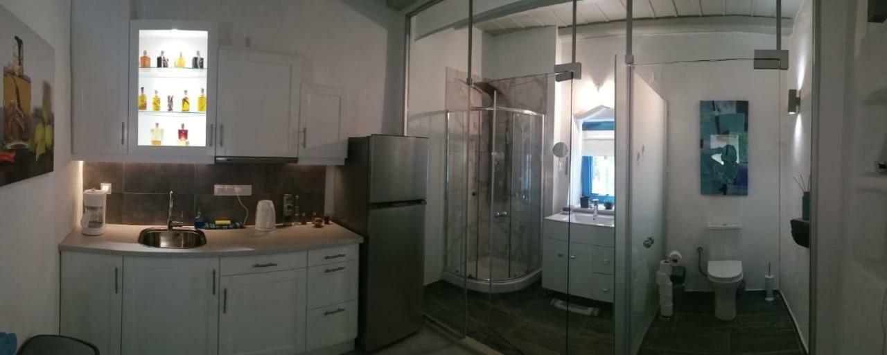 Xenonas Apartment Камиларион Екстериор снимка