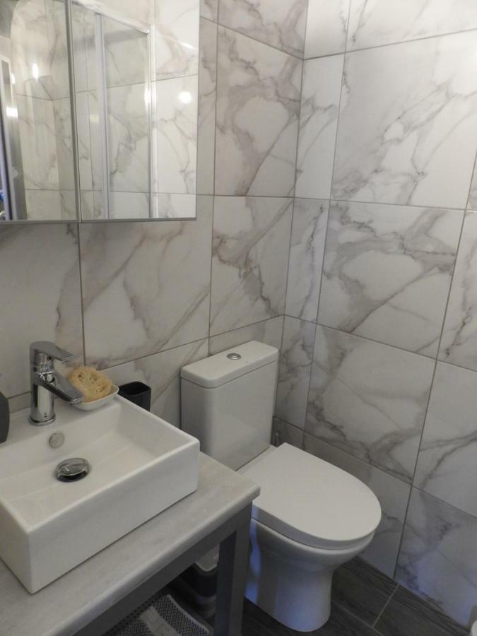 Xenonas Apartment Камиларион Екстериор снимка