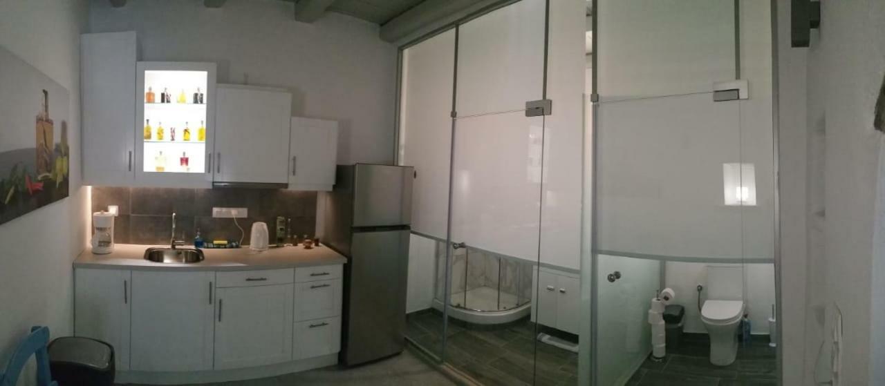 Xenonas Apartment Камиларион Екстериор снимка